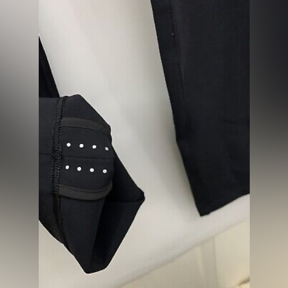 LIKE NEW Lululemon On The Move Pant - Picture 11 of 12